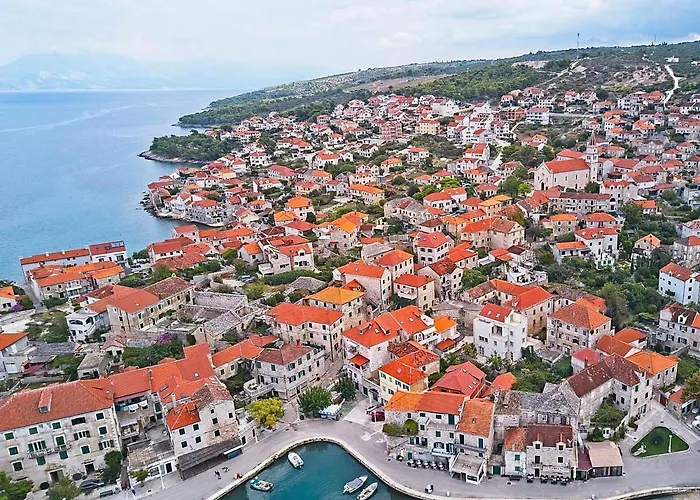 Lucija شقة