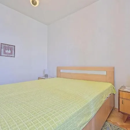 Apartman Lucija *