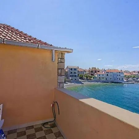 Lucija Apartman *
